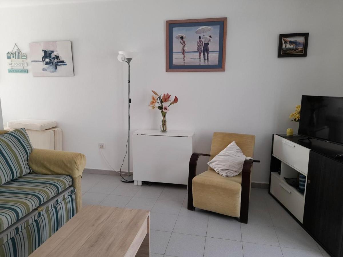 Fabulous 1-Bed Apartment In Puerto Del Carmen Puerto del Carmen  Kültér fotó